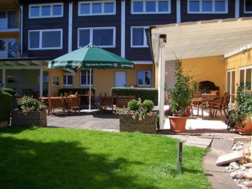 Hotel Traube Loßburg Екстериор снимка