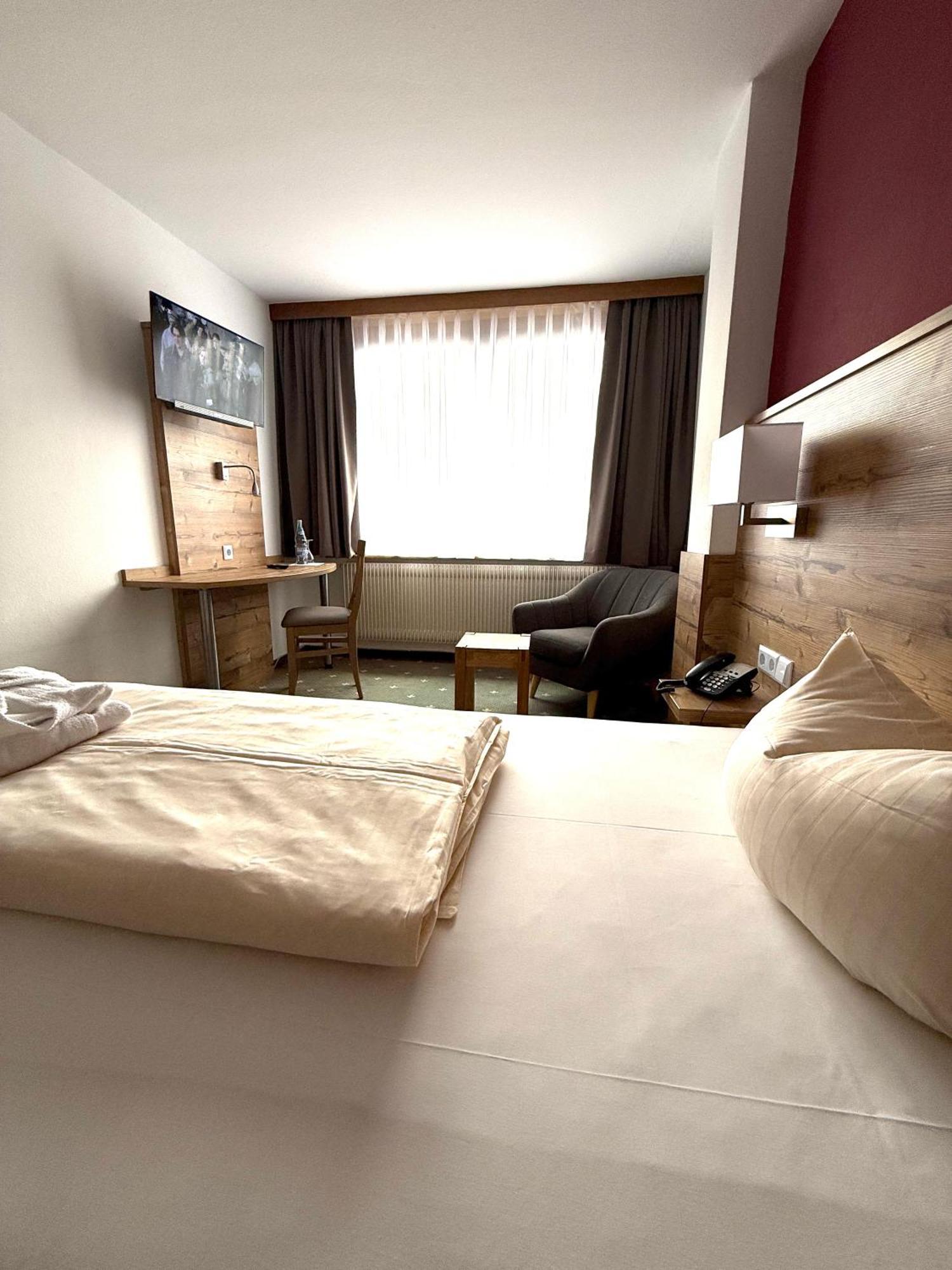 Hotel Traube Loßburg Екстериор снимка