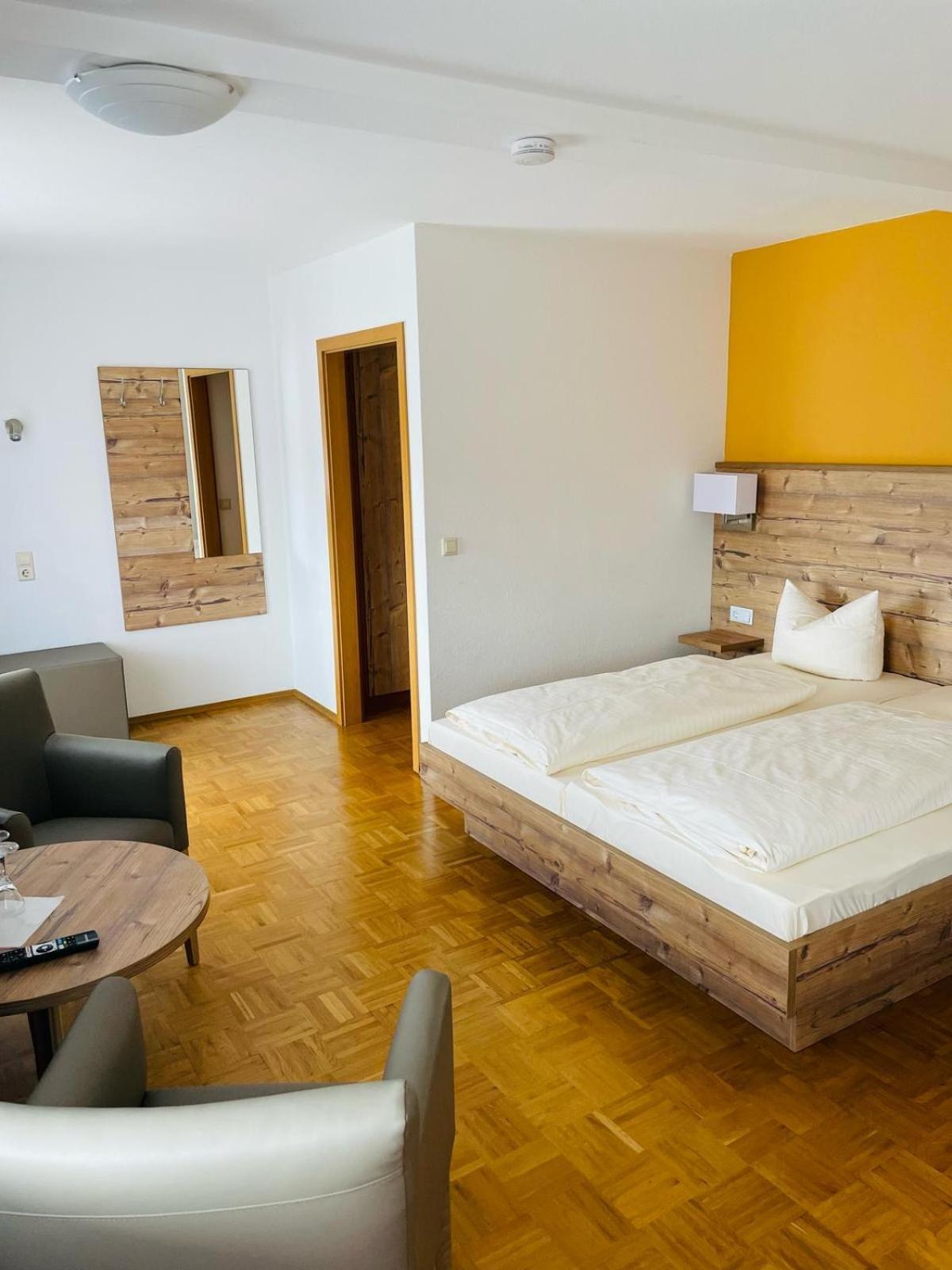 Hotel Traube Loßburg Екстериор снимка
